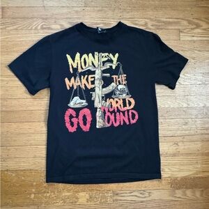 Men’s Black Graphic Tee with Vibrant Text Design Size M‎